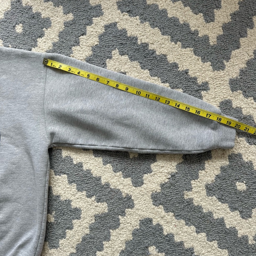 VINTAGE Warner Bros. Gray Cartoon Graphic Crew Neck Sweater, SMALL - Picture 11 of 11